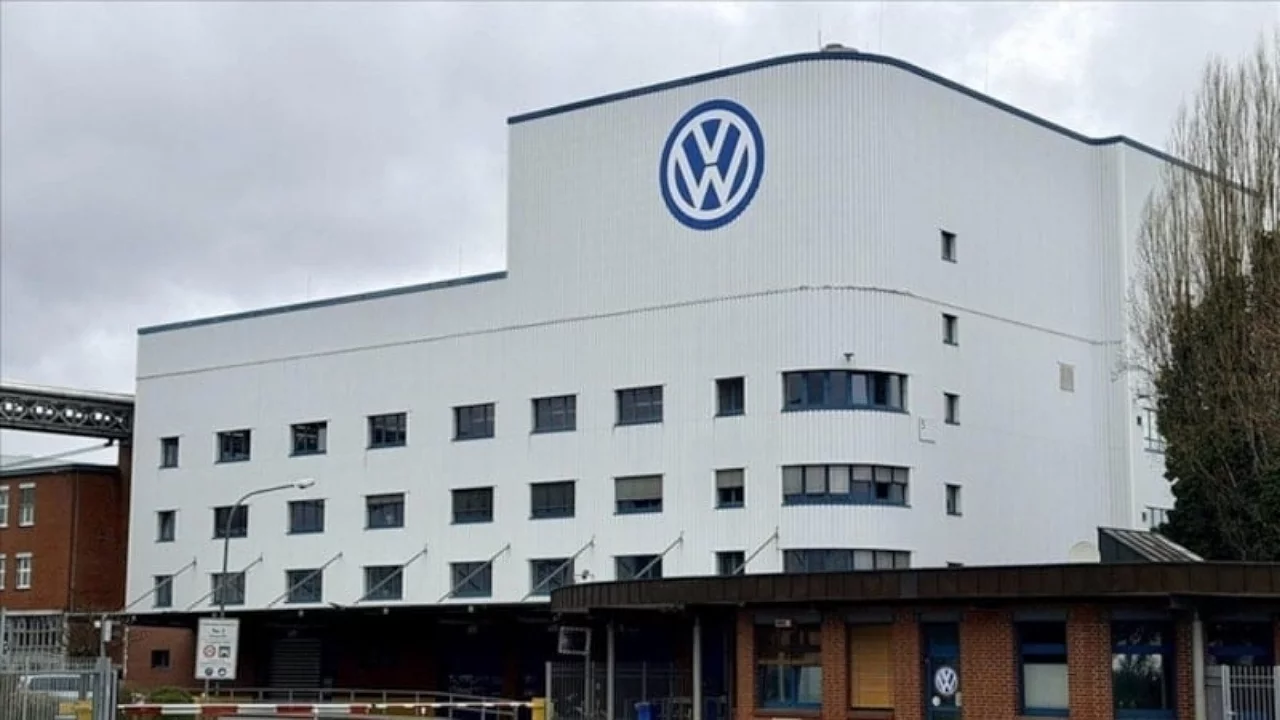 Volkswagen fabrikası duruldu! Üretim azaldı...