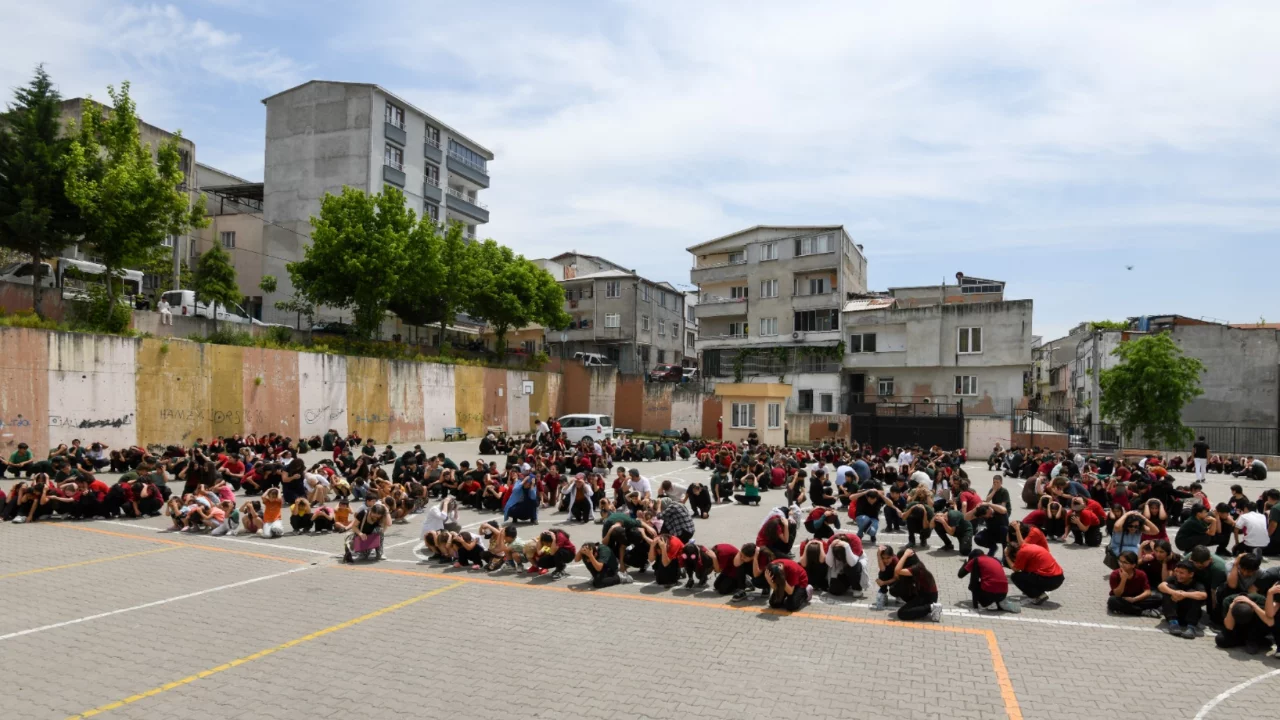 Osmangazi Belediyesi'nden Okullarda Afet Bilinci Çalışması
