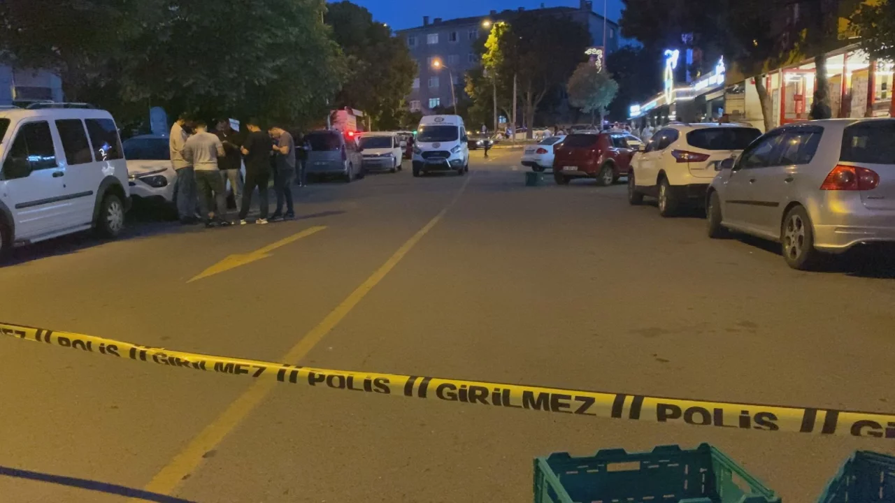 Parkta oturan gruba silahlı saldırı d&uuml;zenlendi! &Ccedil;ok sayıda yaralı var...