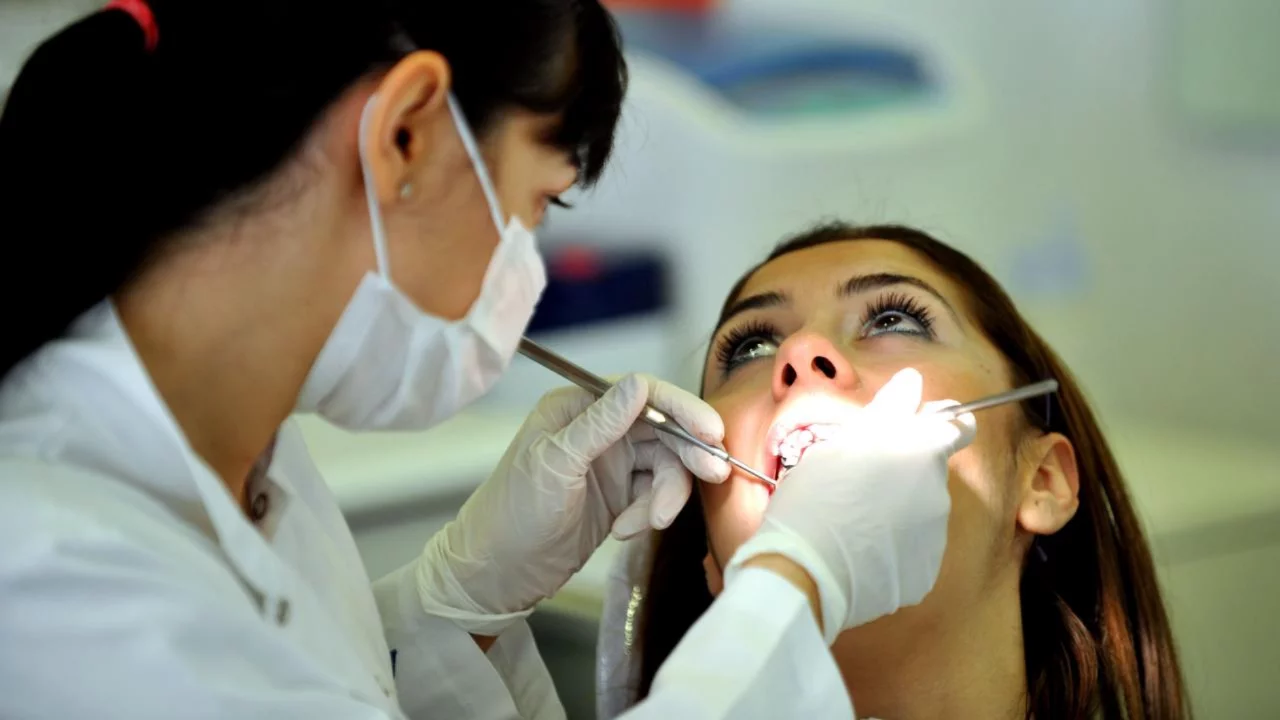 DUS kararı netleşti: Doktoralı diş hekimlerine uzmanlık yolunda yeni şart