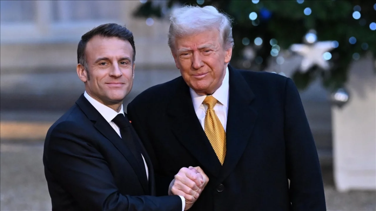 Macron, Versay Sarayı'nda Trump'ı ağırladı