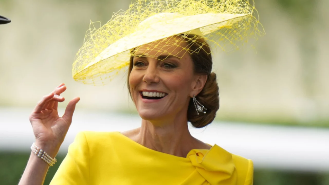 Prenses Kate Middleton'dan duygusal d&ouml;n&uuml;ş!