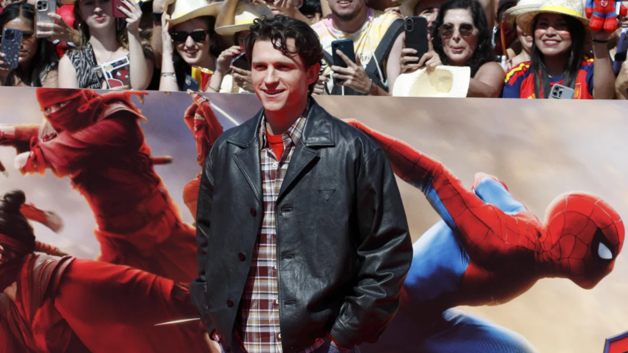 Tom Holland'dan şaşırtan örümcek adam açıklaması!