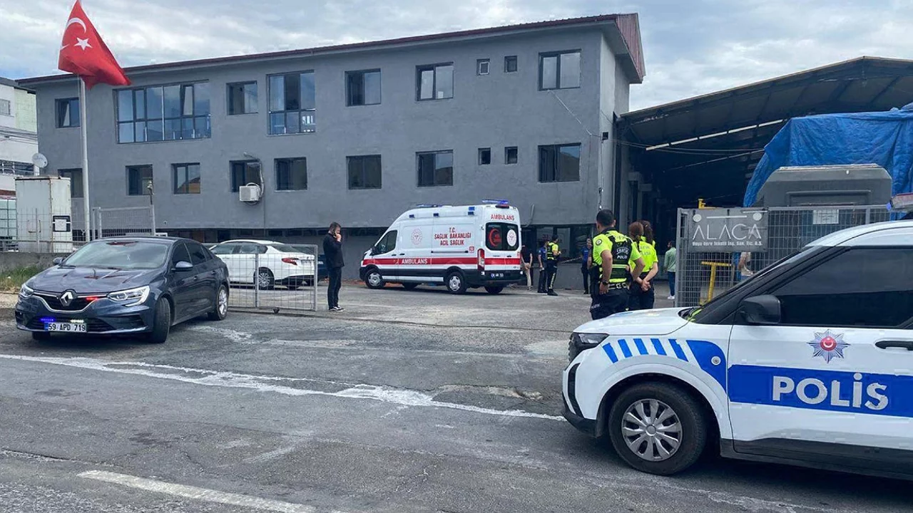 Tekstil fabrikasında kanlı hesaplaşma: Silah ve bı&ccedil;akların kullanıldığı kavgada 1 &ouml;l&uuml;, 1 yaralı