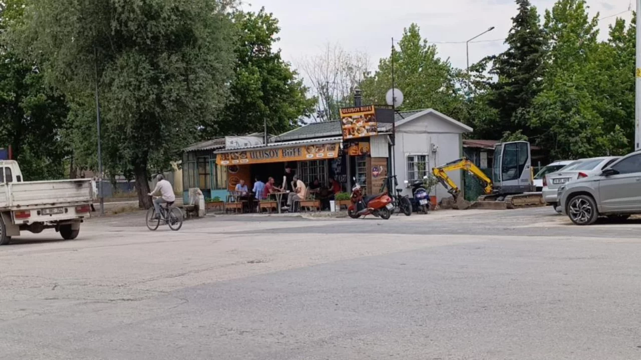 Bursa'da aile faciası! Sokakta karşılaştığı eniştesini defalarca bı&ccedil;akladı