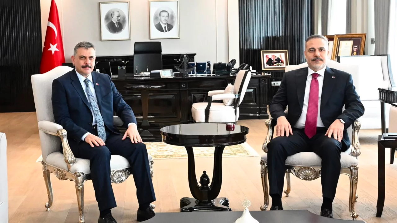 Bakanlar &Ccedil;ift&ccedil;i ile Fidan bir araya geldi