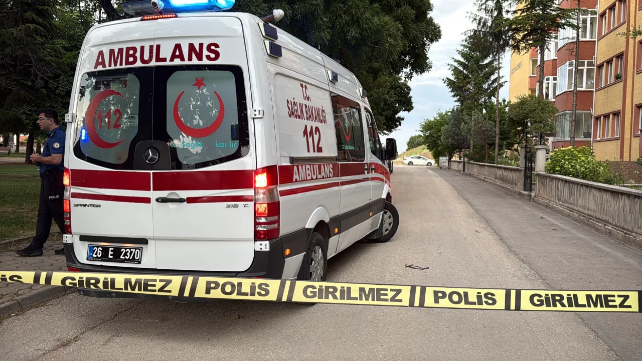 Eskişehir'de "kız arkadaş" kavgasında kan aktı!