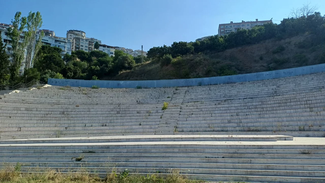 Bursa'da yarım kalan hikaye! Amfi tiyatro kayboluyor...