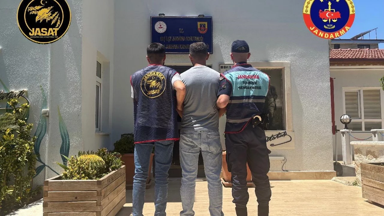 Jandarma 214 aranan şahsı yakaladı