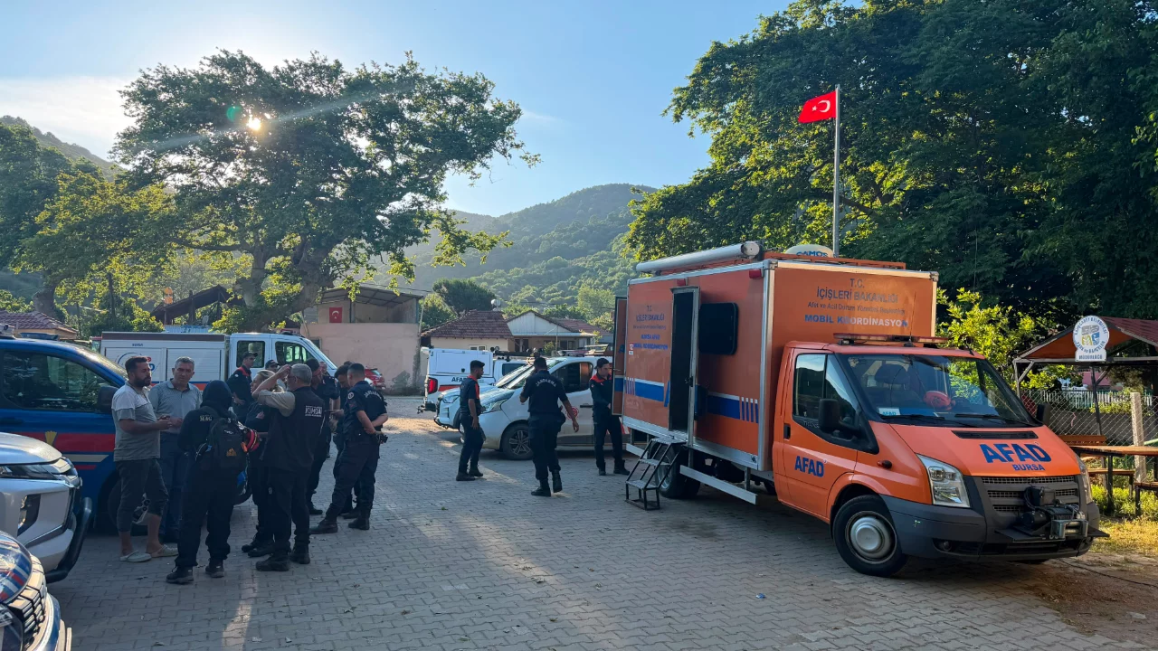 Bursa'da ailesiyle tartıştıktan sonra evi terk eden şahıstan haber alınamıyor! Arama &ccedil;alışmaları başladı...
