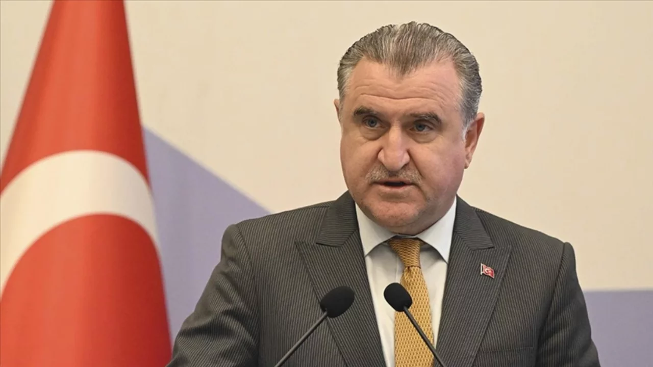Bakan Bak'tan Fenerbah&ccedil;e Beko'ya tebrik mesajı