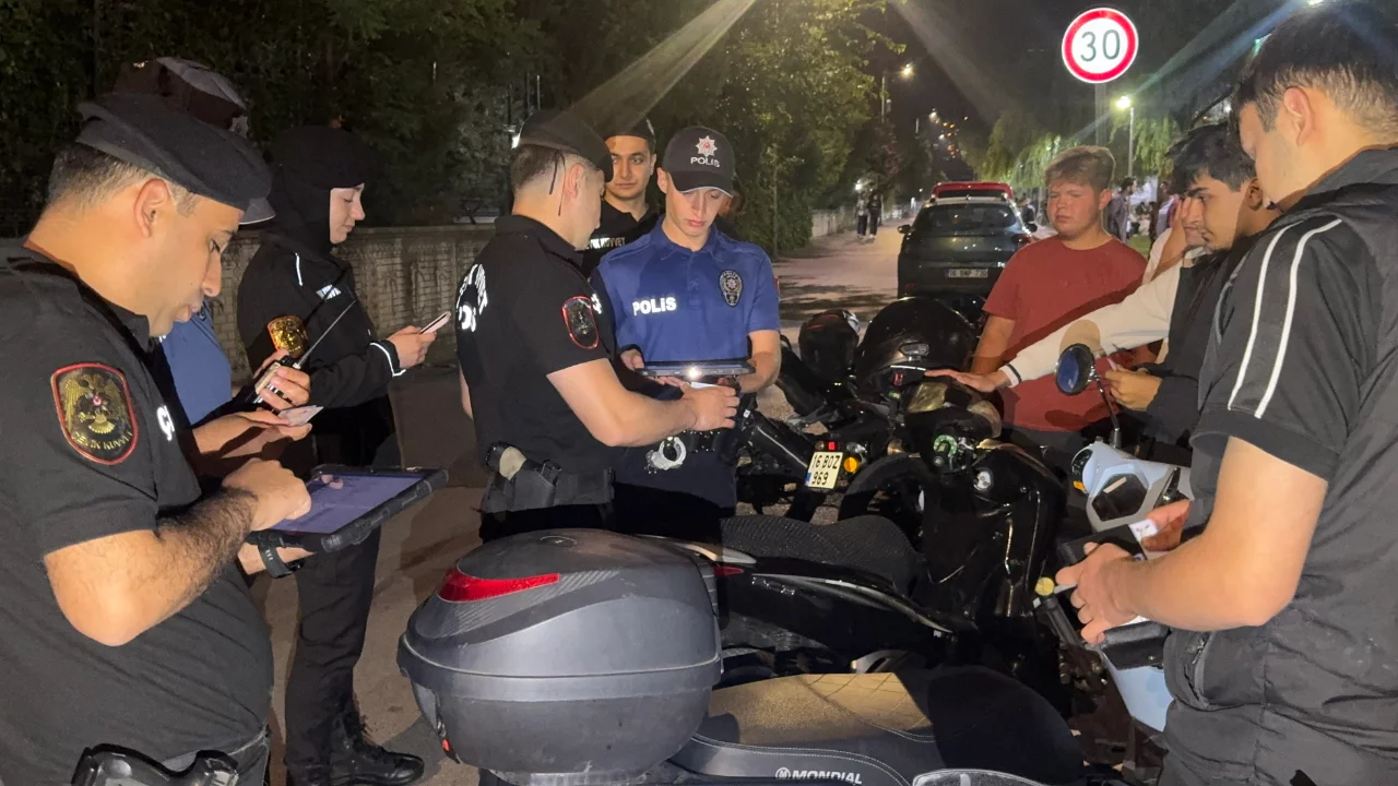 Bursa'da YKS sınavı &ouml;ncesi huzur denetimi! Tedbirler g&uuml;n i&ccedil;erisinde s&uuml;recek...
