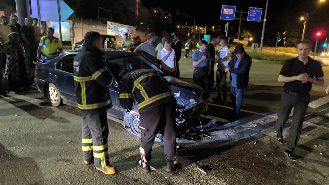 Tokat'ta zincirleme kaza! &Ccedil;ok sayıda yaralı var...