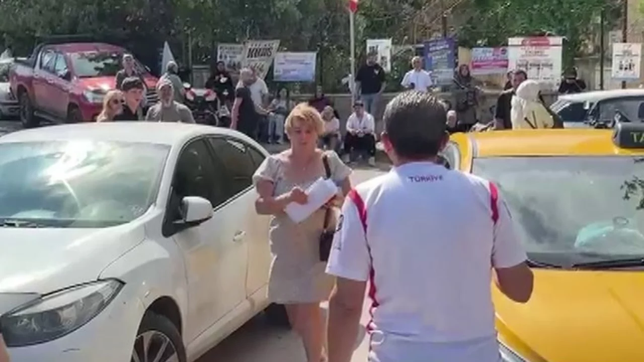 Bursa'da YKS'ye yetişme yarışı! Okul &ouml;nlerinde heyecan ve panik bir aradaydı