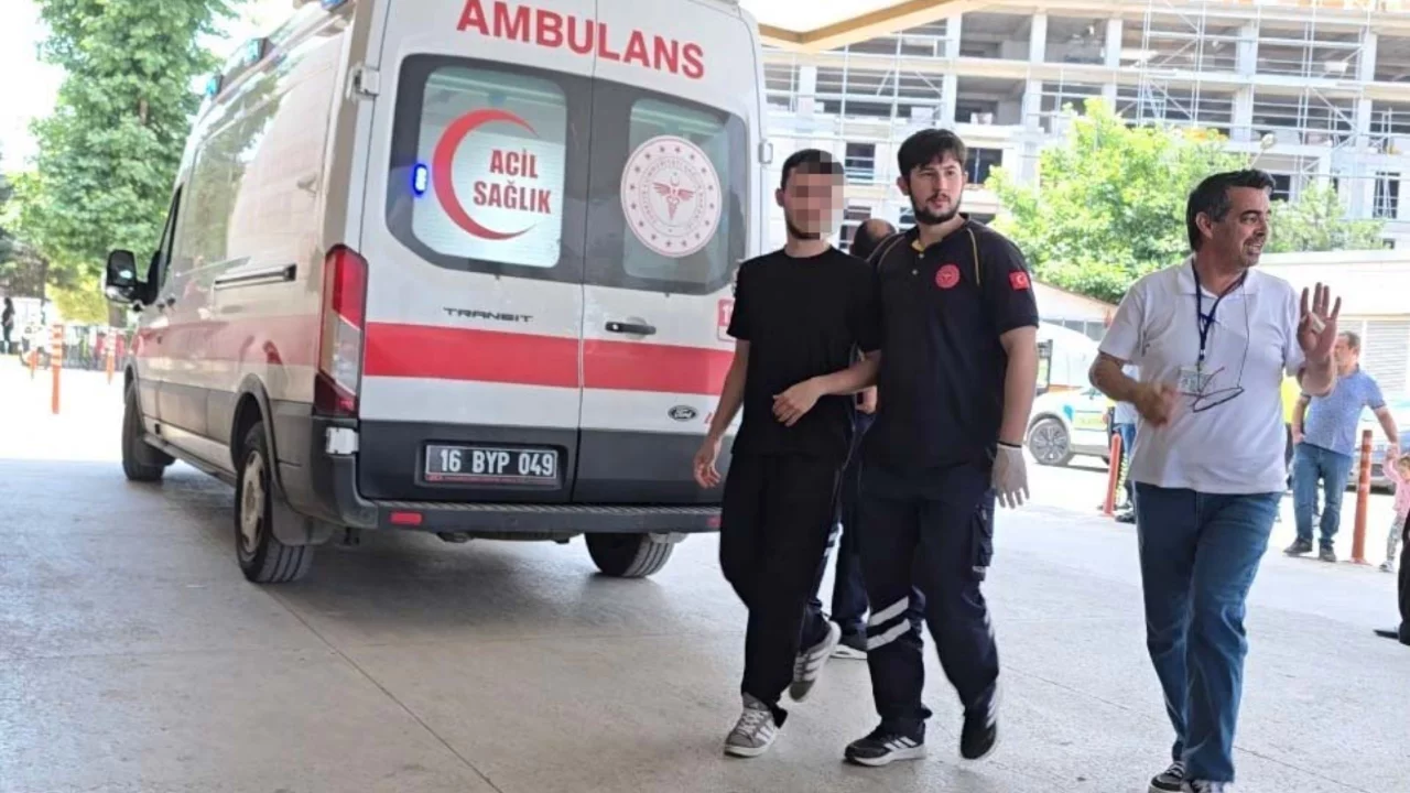 Bursa'da YKS heyecanı hastanede bitti! Fenalaşan &ouml;ğrenci tedavi altına alındı