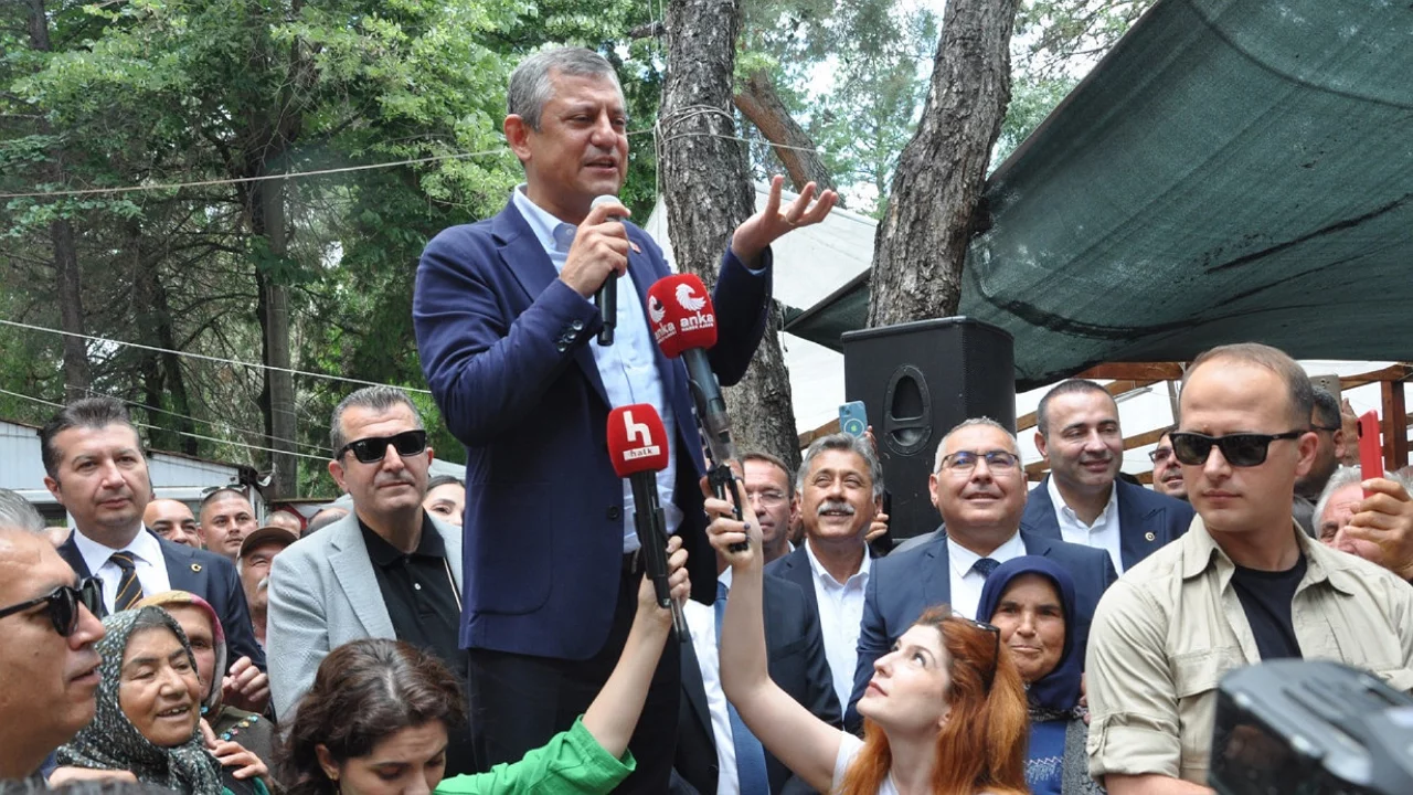 &Ouml;zg&uuml;r &Ouml;zel: "Partimizi geri almak i&ccedil;in m&uuml;cadele ediyoruz"
