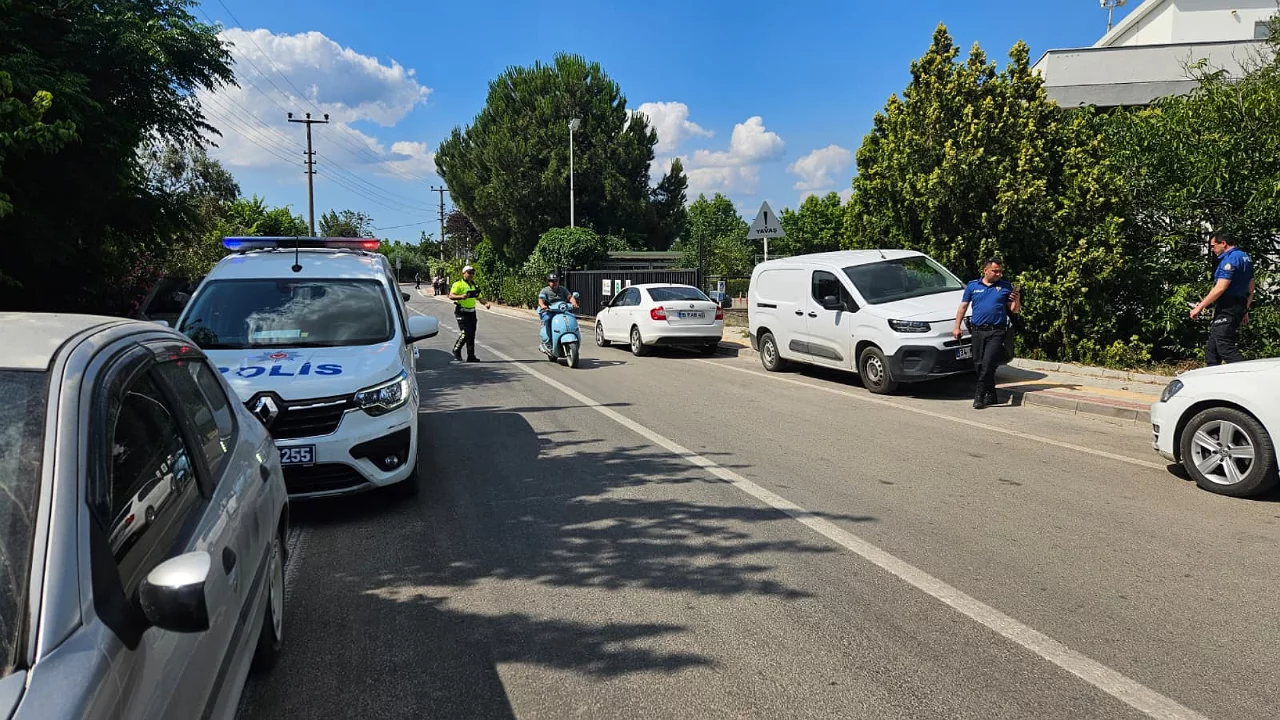 Bursa'da otomobil ile motosiklet &ccedil;arpıştı