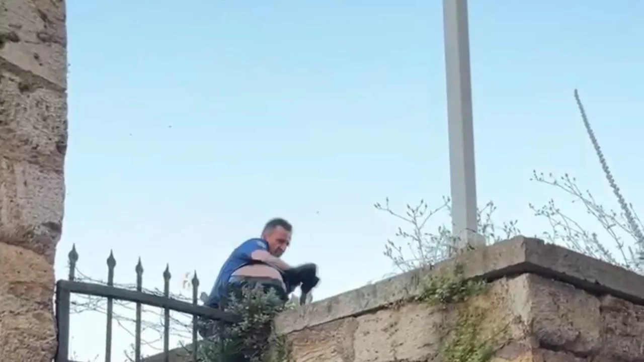 Bursa Tophane Surları'nda korku dolu anlar: Gen&ccedil; intihara kalkıştı...