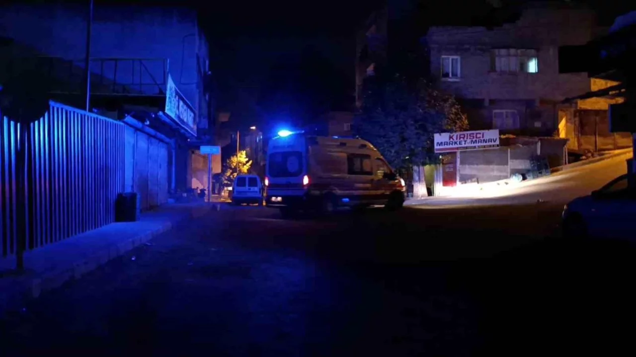 Arkadaş kavgası kanlı bitti: 1 yaralı