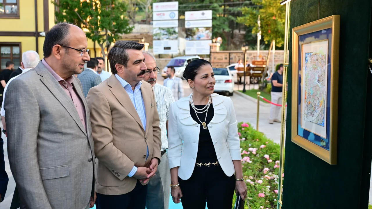 Bursa'nın Fethi minyatürlerle anlatıldı: 700 yıllık tarihe sanatsal yolculuk
