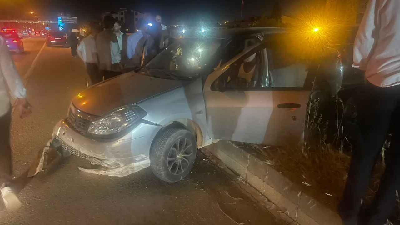Orhangazi - Yalova yolunda korkutan kaza! Ölümden döndüler
