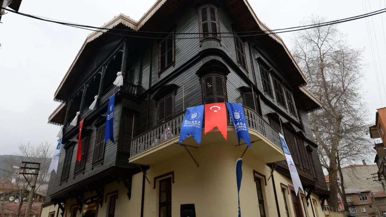 Bursa'nın meşhur konağı Halk Eğitim Merkezi'ne tahsis edildi