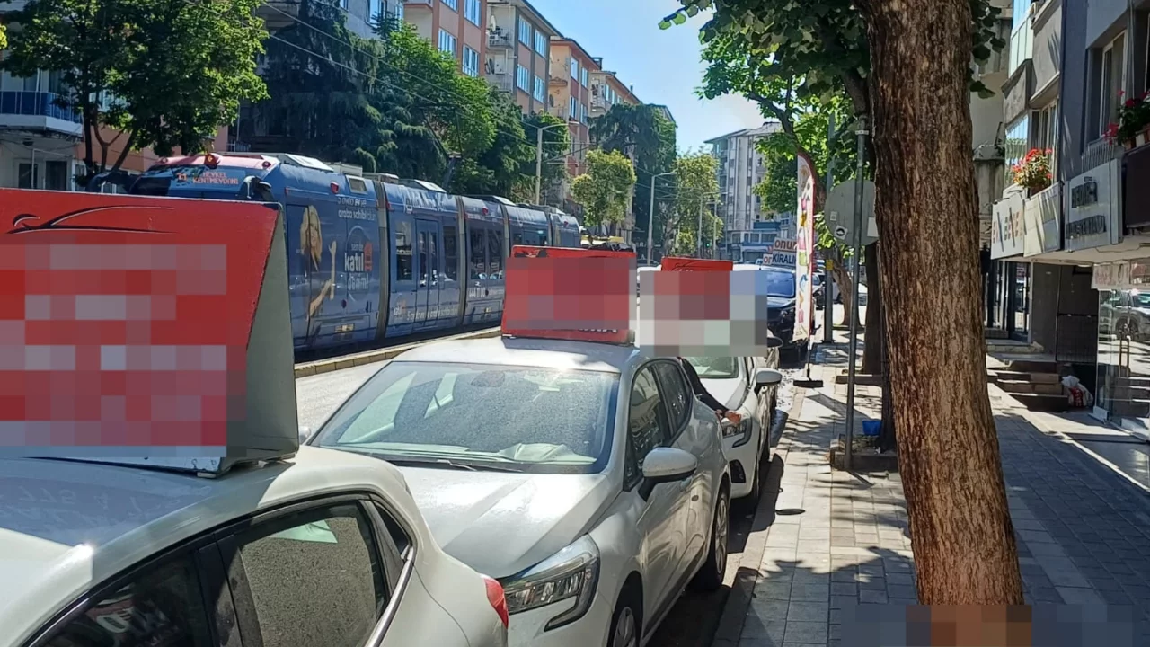 Bursa'da işletmeler caddeleri otoparka &ccedil;evirdi! Vatandaşlar mağdur
