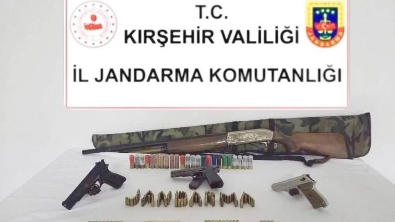 Kırşehir'de ruhsatsız silah operasyonu