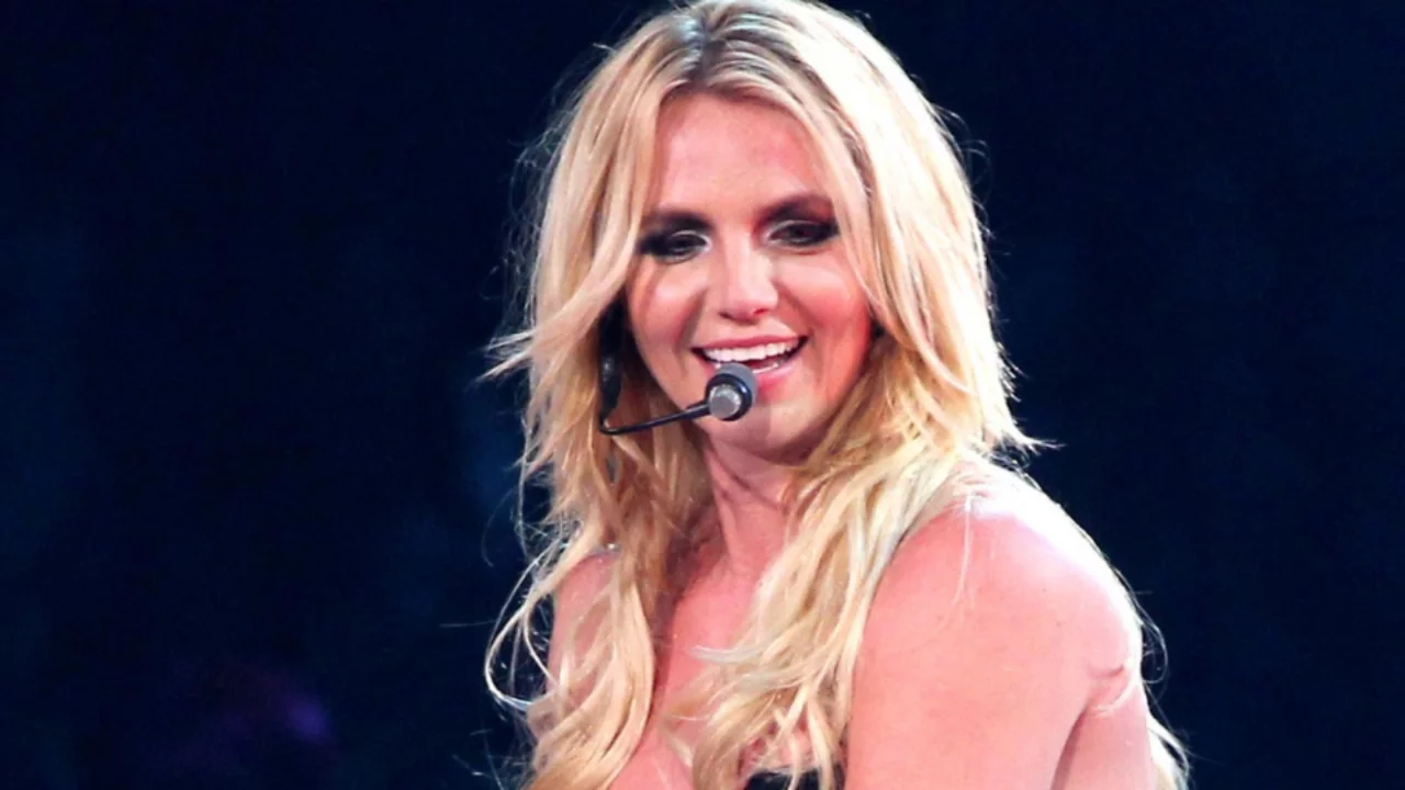 Britney Spears'tan anne olma hayali! &Uuml;nl&uuml; şarkıcı bir &ccedil;ocuk daha istediğini a&ccedil;ıkladı