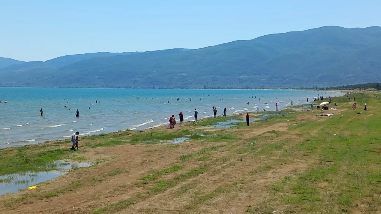 İznik G&ouml;l&uuml;'n&uuml;n Orhangazi sahiline ''iyi kalite su'' raporu!