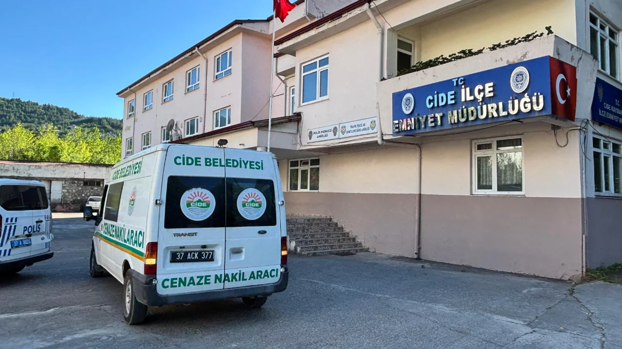 Kastamonu'da metruk binadan erkek cesedi çıktı!