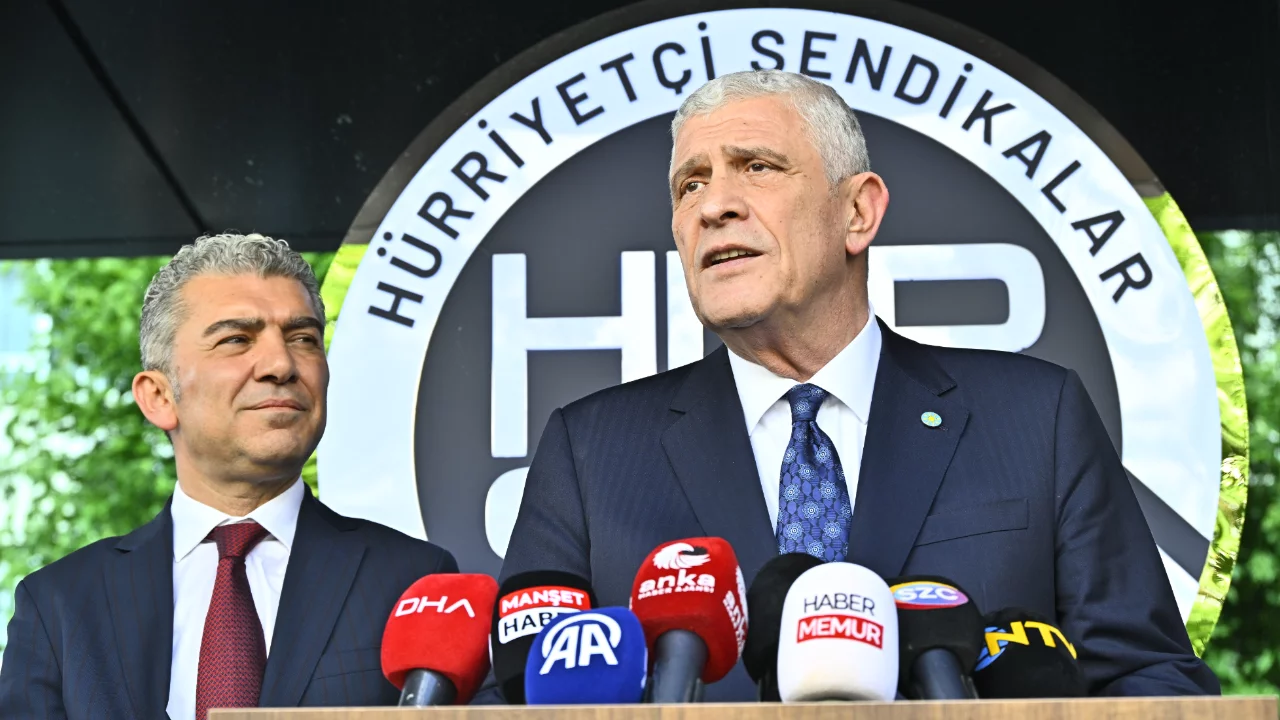M&uuml;savat Dervişoğlu: "Siyaset vatandaşın dertlerinden ziyade kendi dertleriyle meşgul"