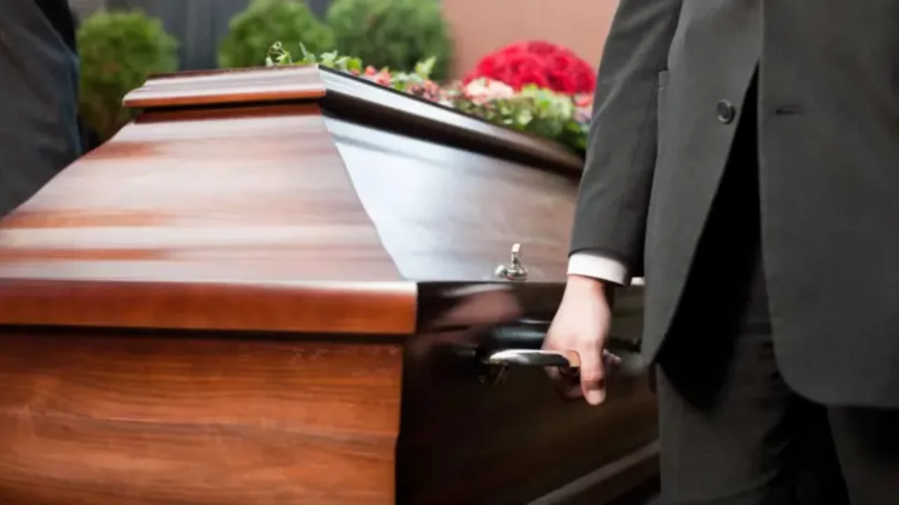 Müzik endüstrisinin efsane ismi Clive Davis 94 yaşında hayatını kaybetti