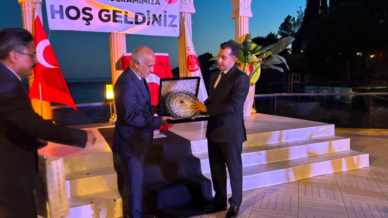 Gemlik'te Başsavcı Sercan Kocabey i&ccedil;in duygusal veda