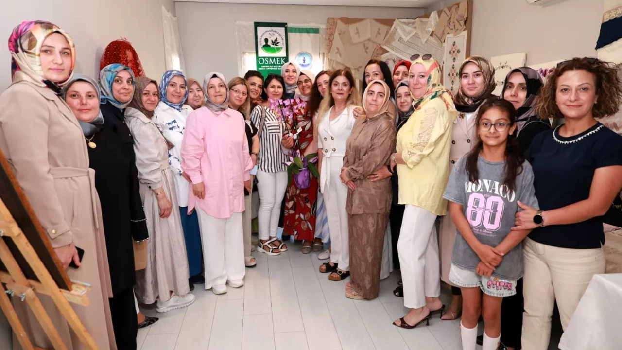 Osmangazi'de &Uuml;reten Kadınların 1 Yıllık Emekleri Sergiye &Ccedil;ıktı