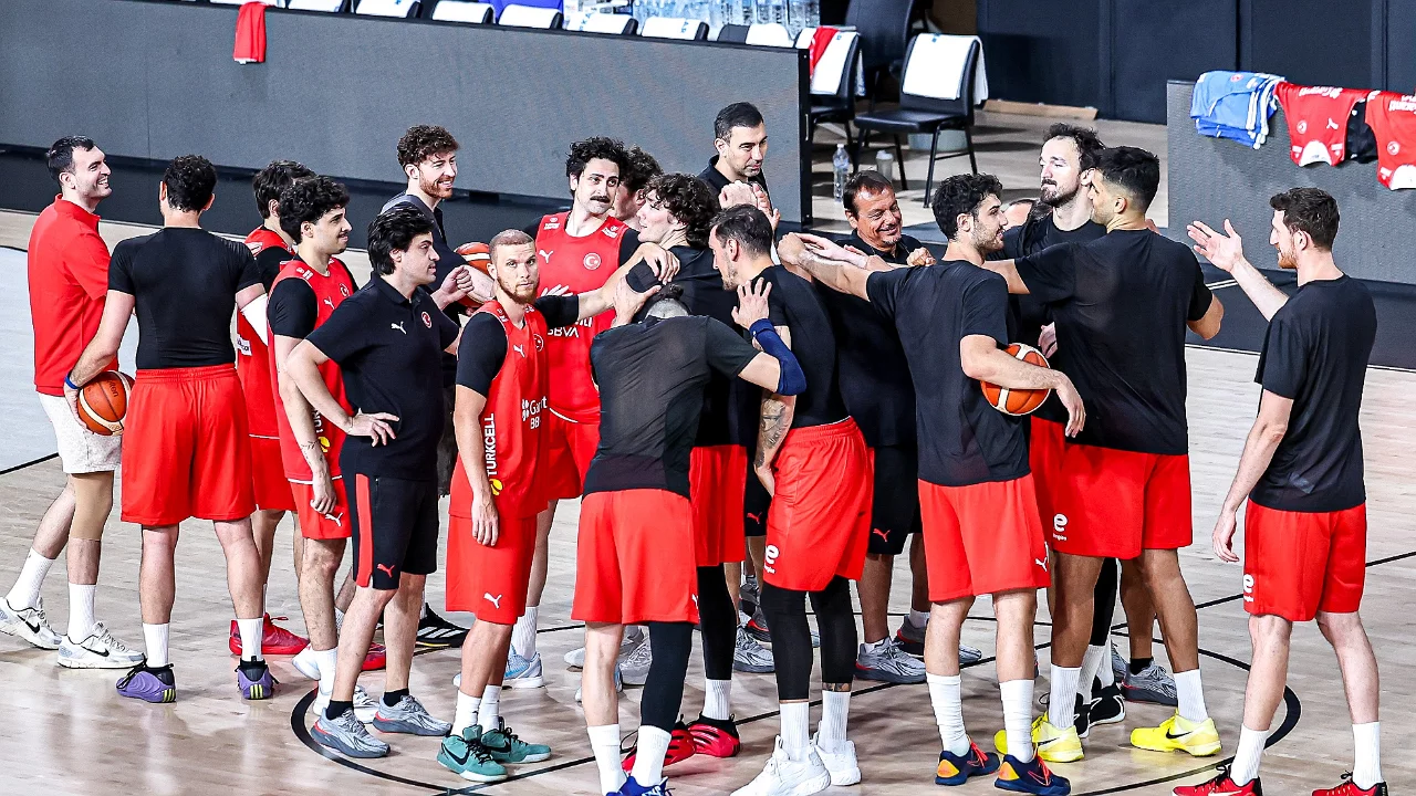 A Milli Basketbol Takımı Antalya'da kampa girdi
