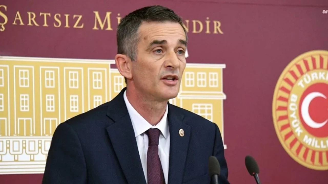 CHP'de bir istifa daha! Bu sefer Ümit Dikbayır...
