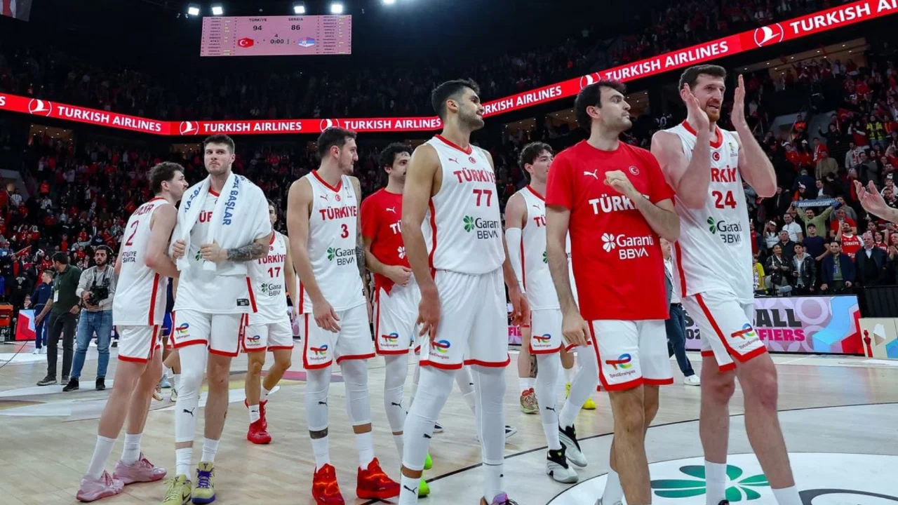 Antalya'ya giden A Milli Erkek Basketbol Takımı'nda Onuralp kadrodan çıkarıldı