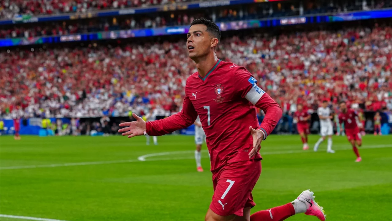 Messi'nin ardından sahne bu sefer Ronaldo'nun! Portekiz'den &Ouml;zbekistan'a gol yağmuru...