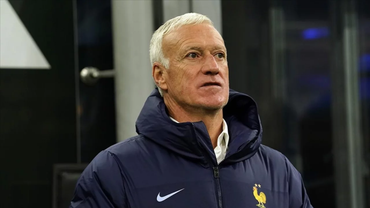 Annesini kaybeden Deschamps, Norve&ccedil;-Fransa ma&ccedil;ında kul&uuml;bede olmayacak