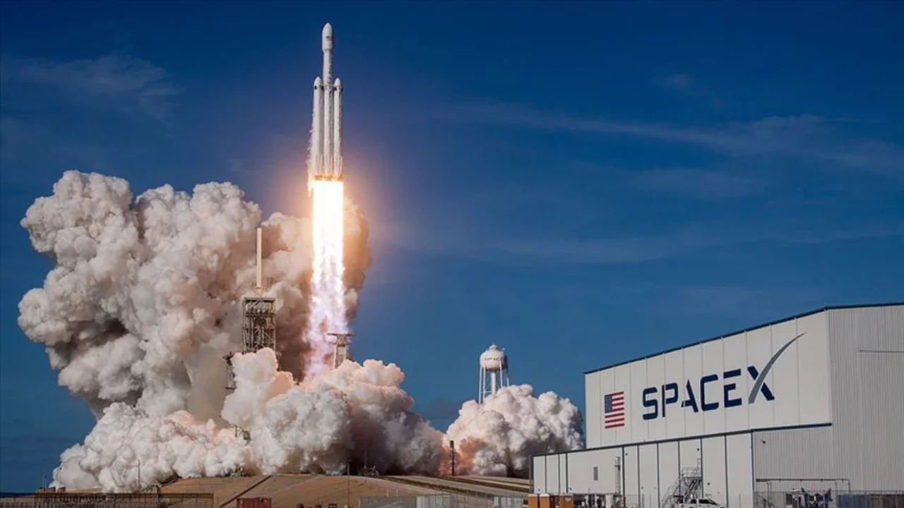 Spacex'ten 25 milyar dolarlık dev finansman hamlesi