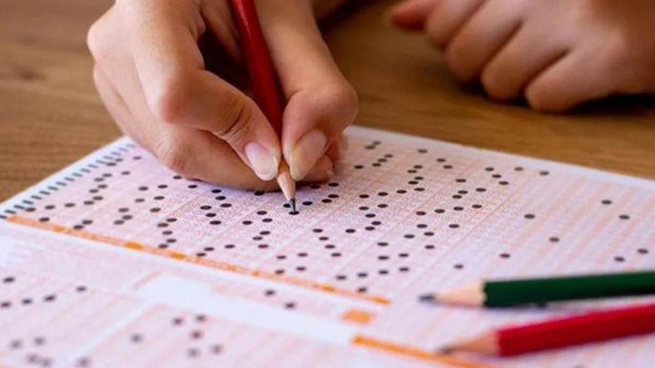 AYT edebiyat Handan sorusu iptal mi edilecek? YKS AYT yanlış yazılan karakter 'Nermin' sorusu iptal mi?