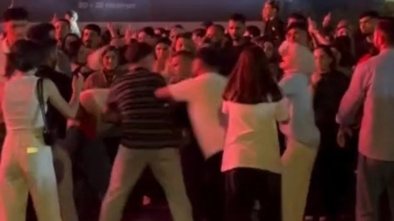 Buray konserinde kavga