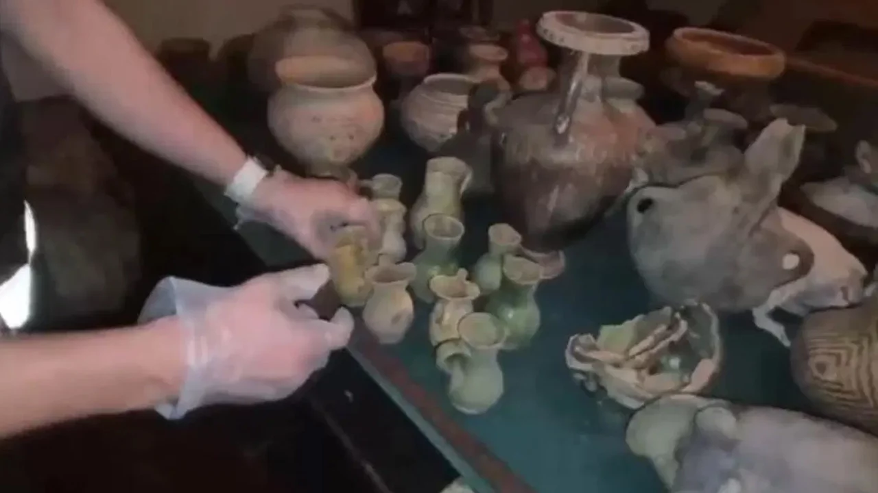 Tarihi eser operasyonu: Binlerce eser ve sikke ele ge&ccedil;irildi