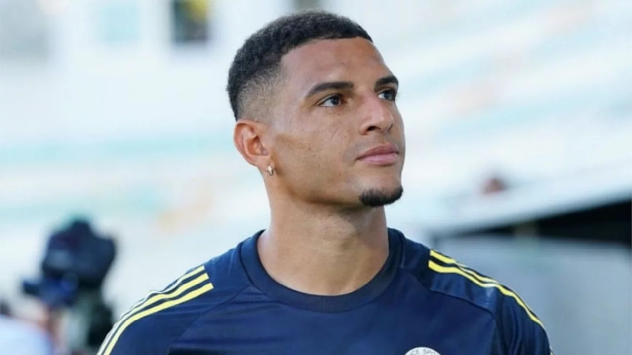 Fenerbah&ccedil;e'de Diego Carlos sağlık kontrol&uuml;ne katılmadı