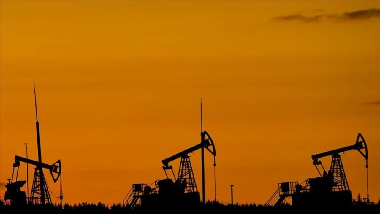 H&uuml;rm&uuml;z Boğazı'nda toparlanma sinyalleri Brent petrol&uuml; 75 doların altına &ccedil;ekti