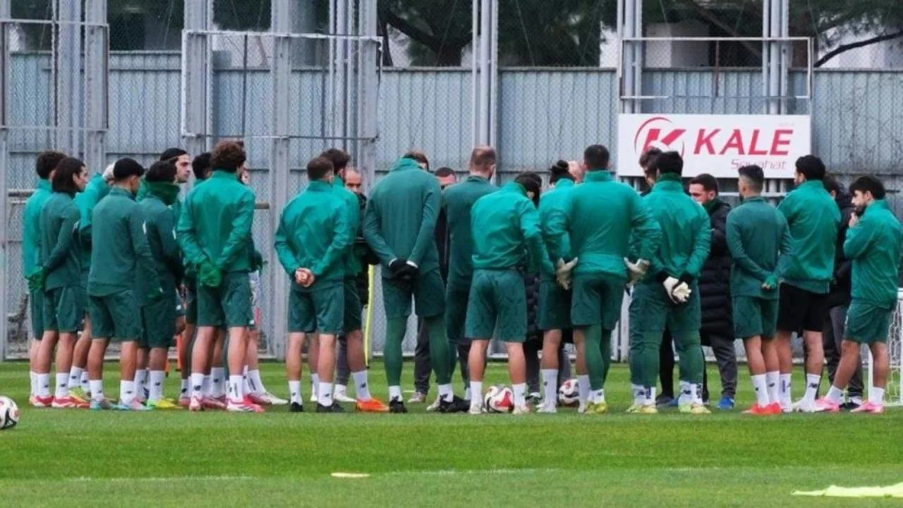 Bursaspor'da yeni sezon heyecanı başlıyor! İlk antrenman tarihi belli oldu
