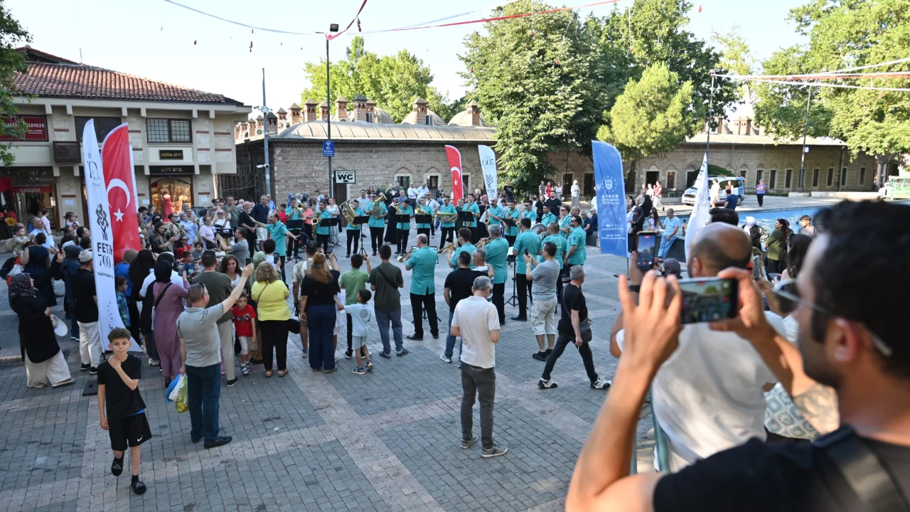 Bursa'da fetih coşkusu müzikle buluştu!