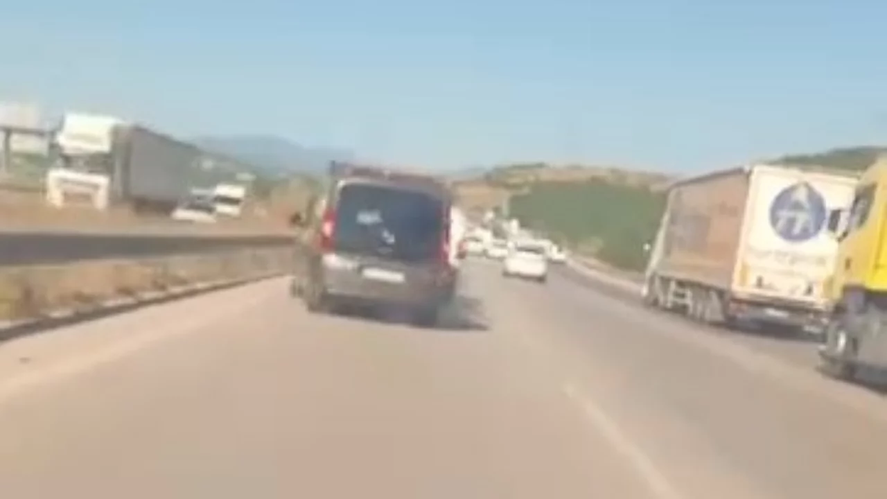 Bursa otobanında zincirleme kaza tehlikesi! O anlar kamerada