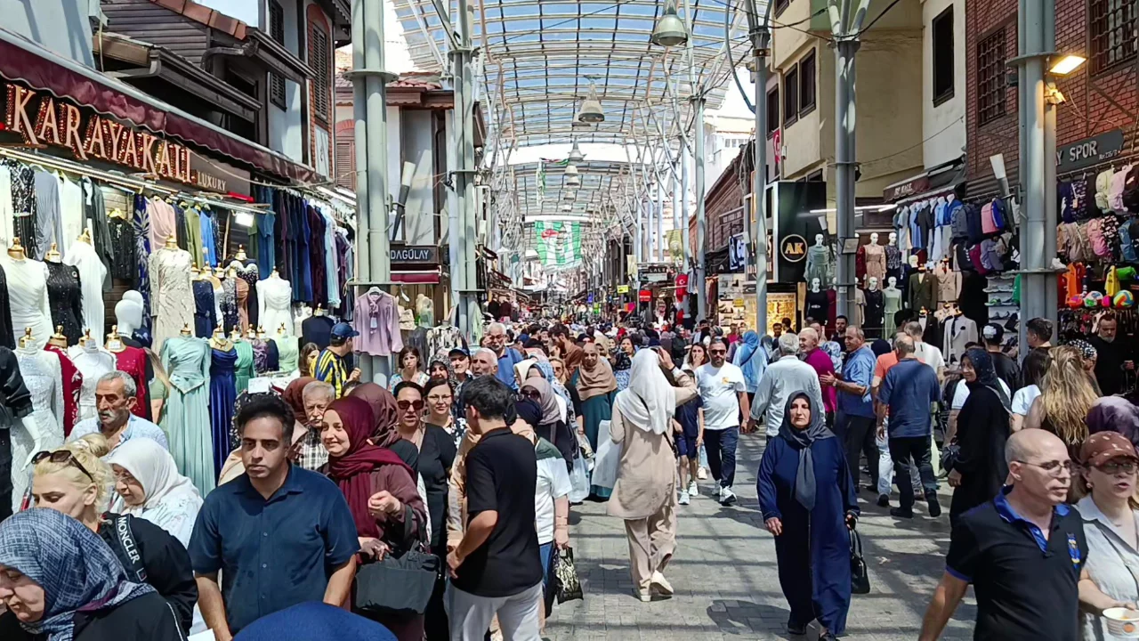 Bursa'da 30 yıllık gelenek! Uzun kuyruklar oluştu...